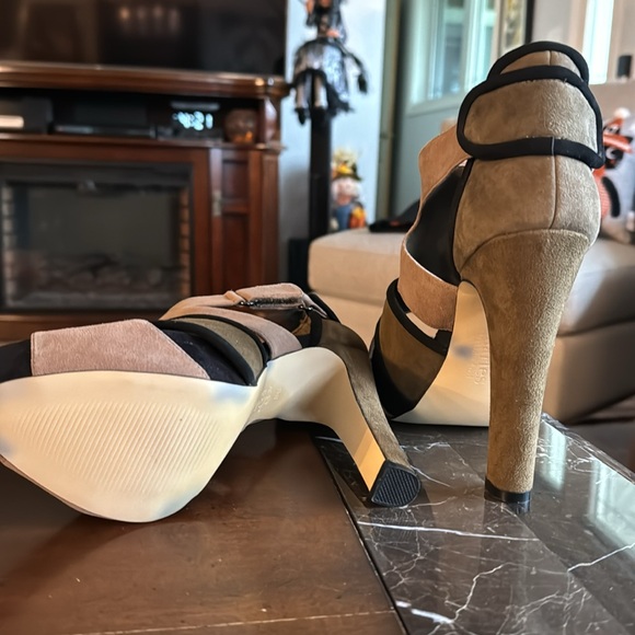 Sandal - Picture 5 of 6